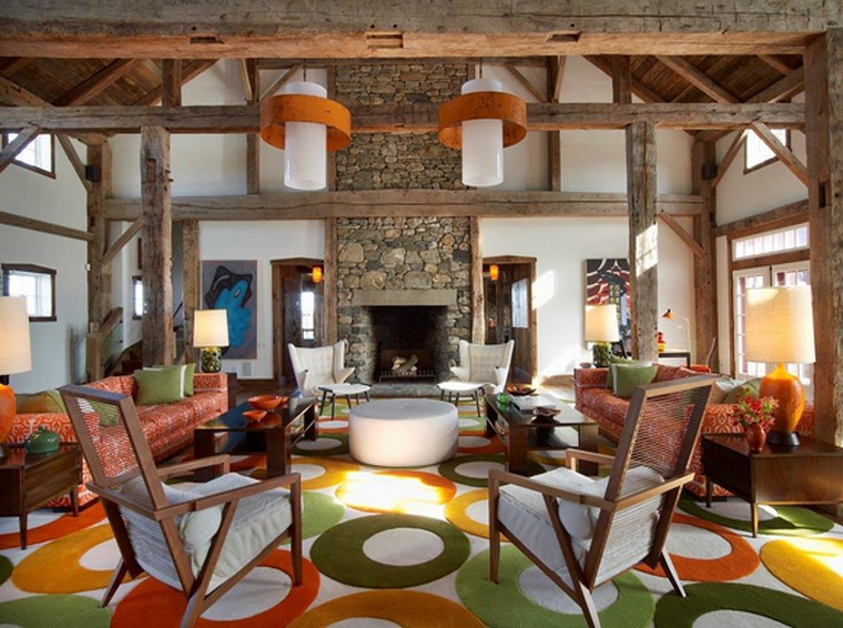 These historic homes have distinctive architectural details, but they subtly mix contemporary, vintage and antique furnishings. The result? Spaces artfully eclectic, both stylishly edgy and comfortably classic. Step with us inside “the best of both worlds” and see home design ideas!