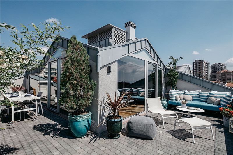 A modern penthouse in magical Istanbul