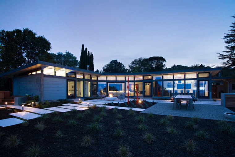 Klopf Architecture, Outer Space Landscape Architects, and Flegels Construction recently tackled the renovation of a classic midcentury modern home originally designed by Ellis Jacobs, an apprentice of Frank Lloyd Wright. Originally built by its owners, the 1960s home featured lots of exposed concrete and framing, giving it a rough industrial look.
