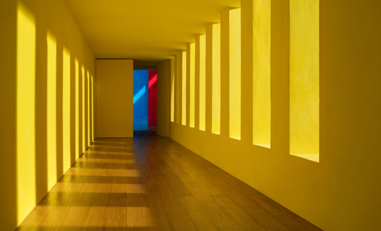 1 Luis Barragán's "emotional architecture" recreated in model photographs