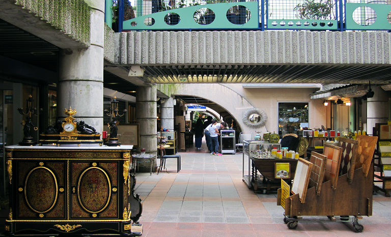 5 City Guide For Designers: Paris Flea Markets