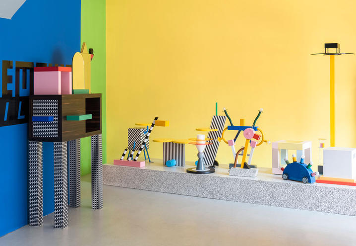 Best Design Shops in Milan Memphis Milano | You can visit us at our website, www.sornixelvuta.pro and check our Pinterest @midcenturyblog to get more #MidCenturyModern inspiration.