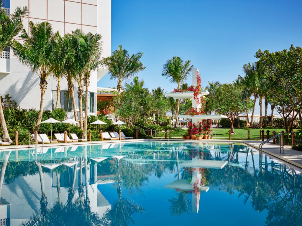 Essential Home | Discover a fantastic Mid-Century Hotel in Miami Beach