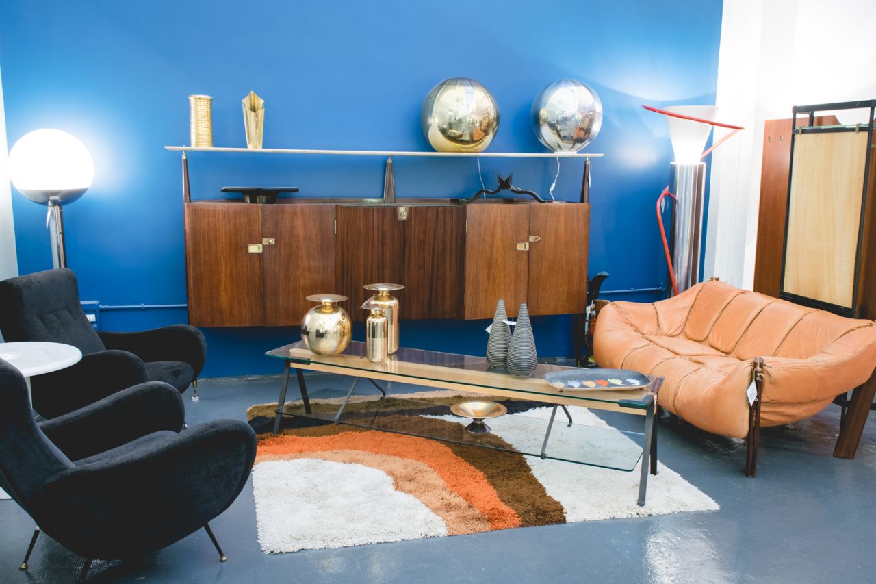 Spazio900: A Place For Lovers Of Vintage And Mid-Century Design | You can visit our blog: www.sornixelvuta.pro/blog/ to get more #MidCenturyModern inspiration.