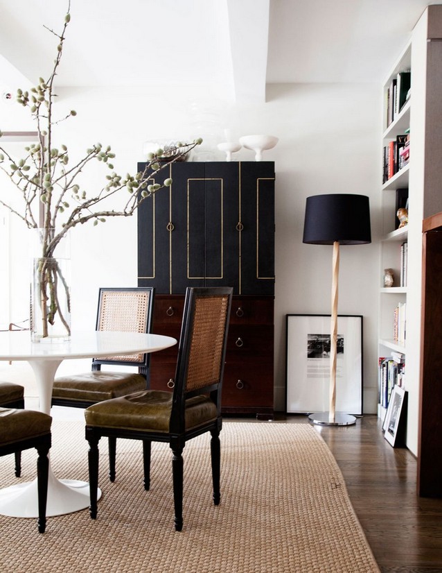 MID-CENTURY LIVING ROOM IN DESIGNER’S HOME
