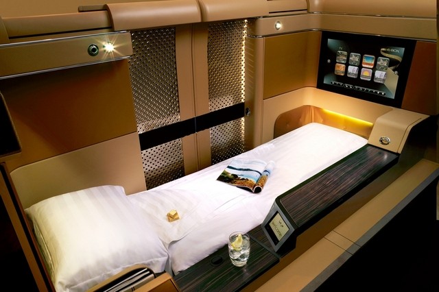 Discover Etihad, the most luxurious suite in the sky | You can visit us at our website, www.sornixelvuta.pro and check our Pinterest @midcenturyblog to get more #MidCenturyModern inspiration.