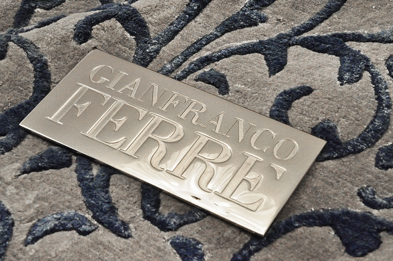 Discover The Luxurious Gianfranco Ferrè Rugs | You can visit us at our website, www.sornixelvuta.pro and check our Pinterest @midcenturyblog to get more #MidCenturyModern inspiration.