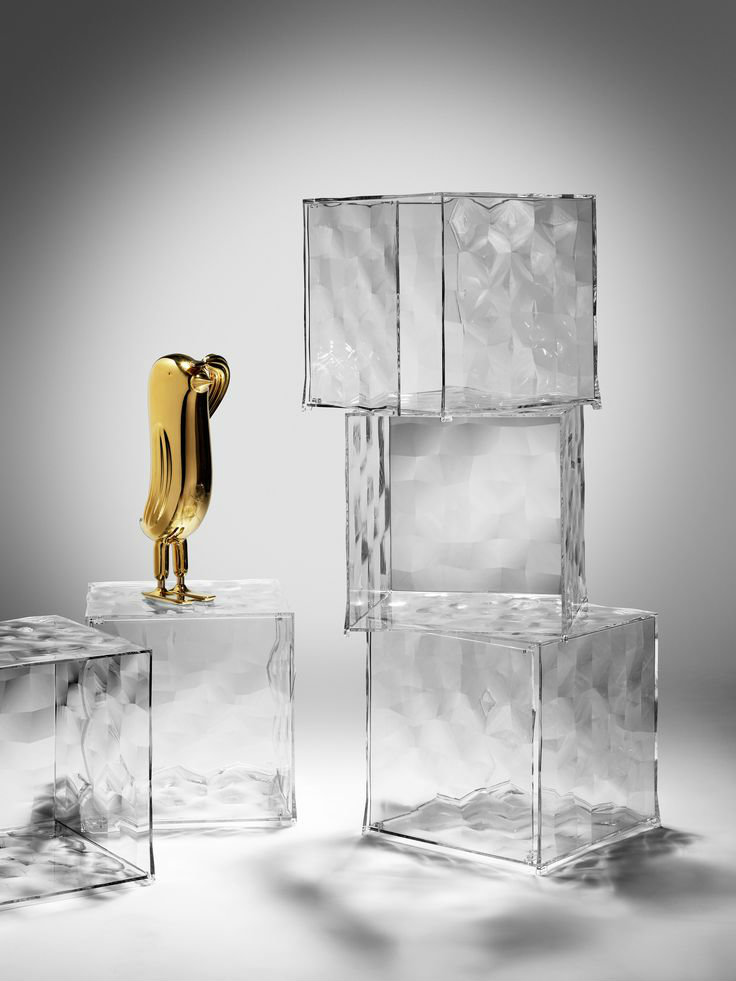 iSaloni 2017 Kartell’s Tribute do Componibili’s 50th Anniversary | You can visit us at our website, www.sornixelvuta.pro and check our Pinterest @midcenturyblog to get more #MidCenturyModern inspiration.