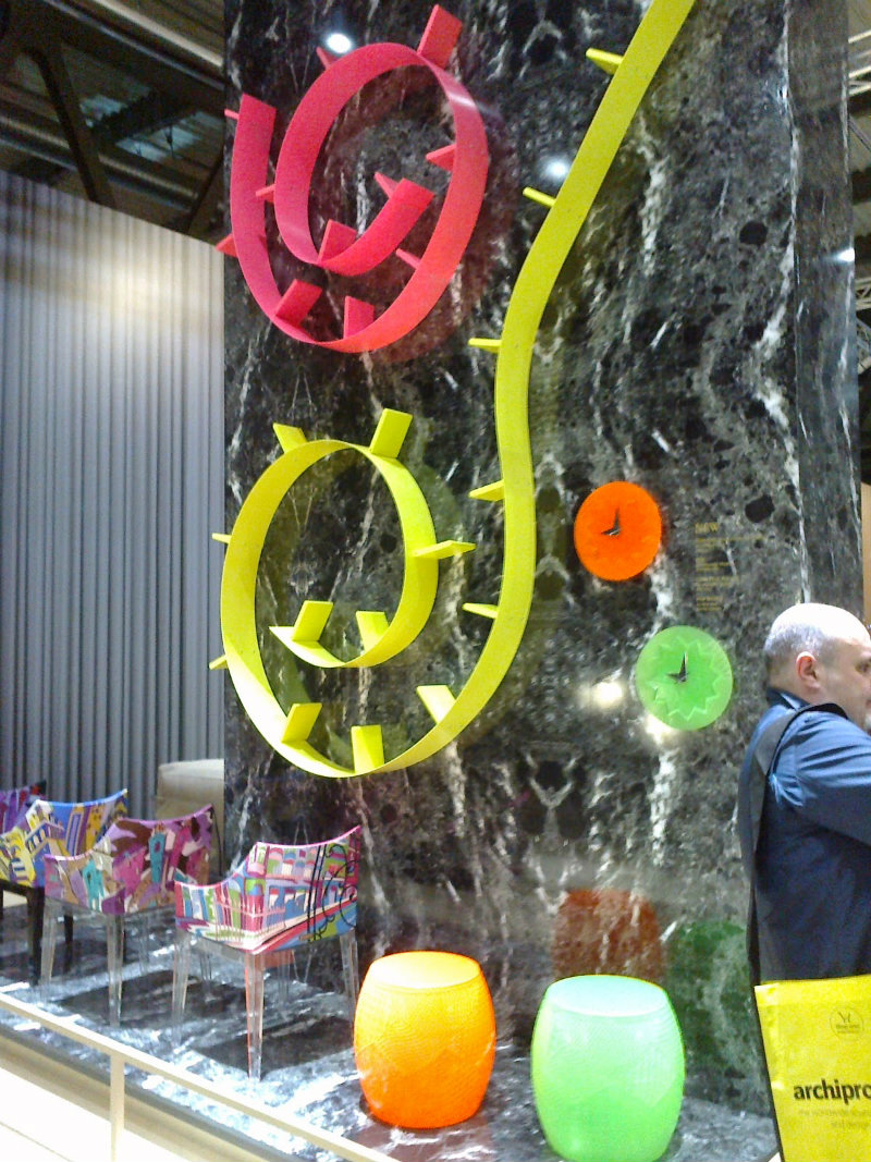 iSaloni 2017 Kartell’s Tribute do Componibili’s 50th Anniversary | You can visit us at our website, www.sornixelvuta.pro and check our Pinterest @midcenturyblog to get more #MidCenturyModern inspiration.