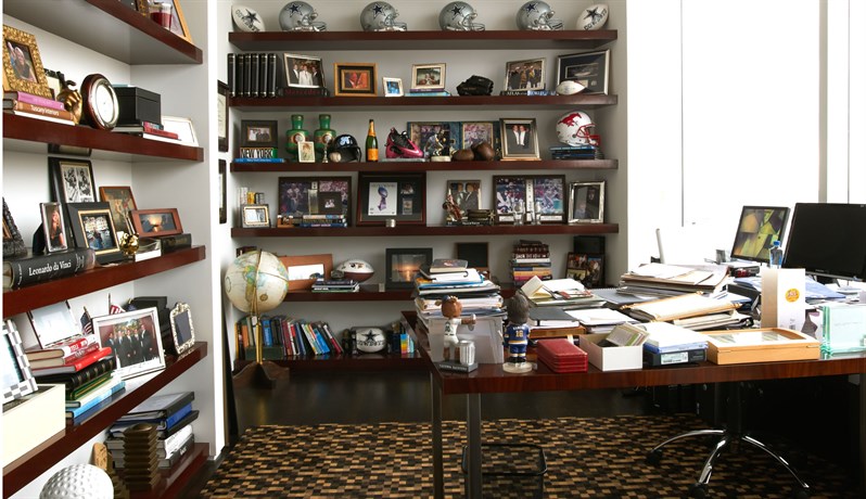 Jan Showers and Associates Inc. | AD Top 100 Interior designers | You can visit us at our website, www.sornixelvuta.pro and check our Pinterest @midcenturyblog to get more #MidCenturyModern inspiration.
