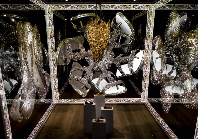 BARROCA: COMBINE YOUR SHOES WITH YOUR FURNITURE!