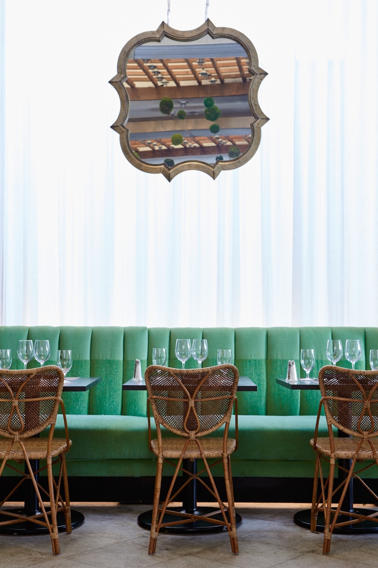 Plan Your Mid-Century Vacations with this Palm Springs Hotel!