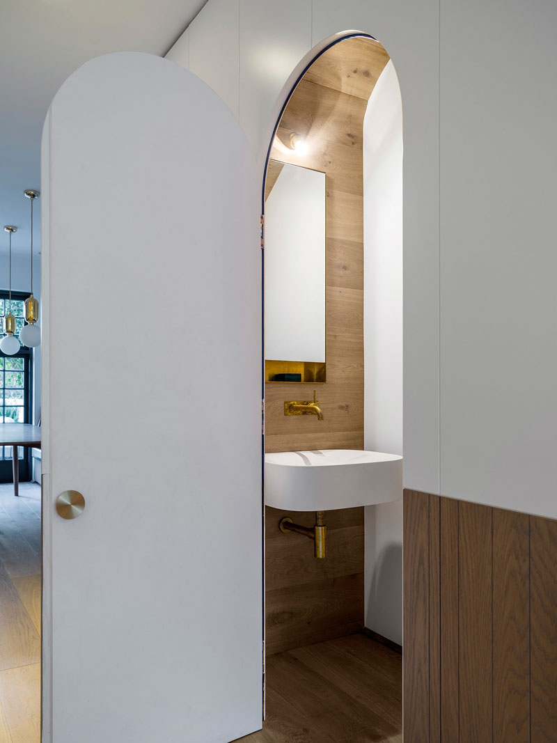 Home Makeover in a Mid-Century Modern Residence in Sydney!