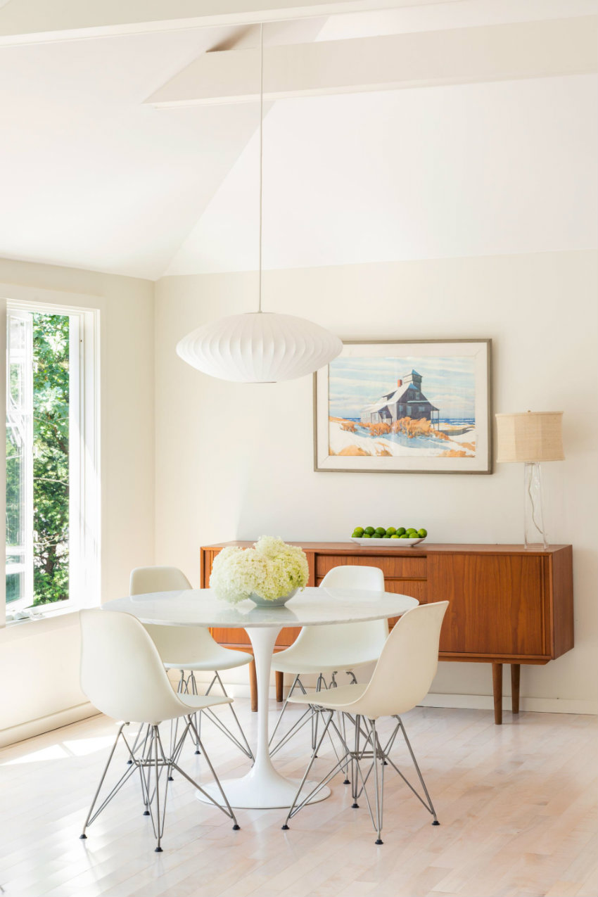 Redesigning a summer cottage with a mid-century style