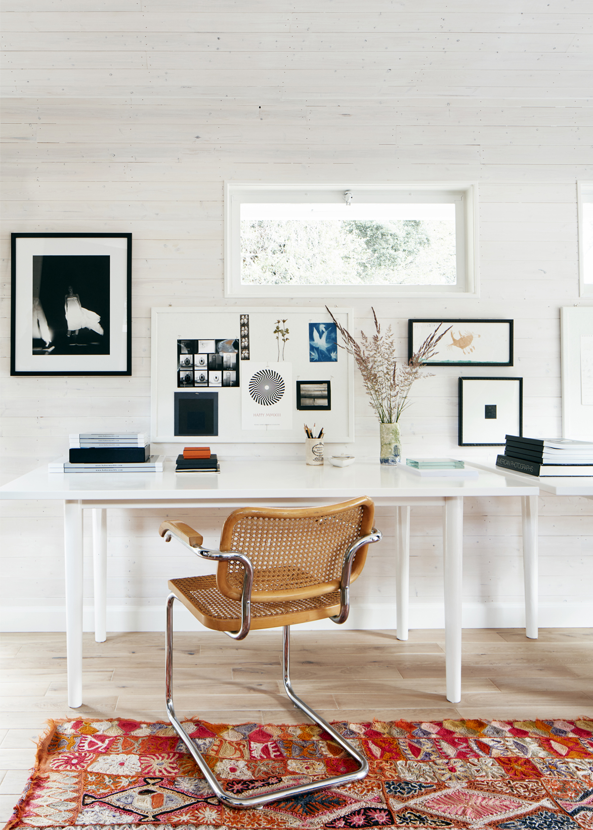 A Mid-Century Modern Home in Sonoma with a Country Inspiration