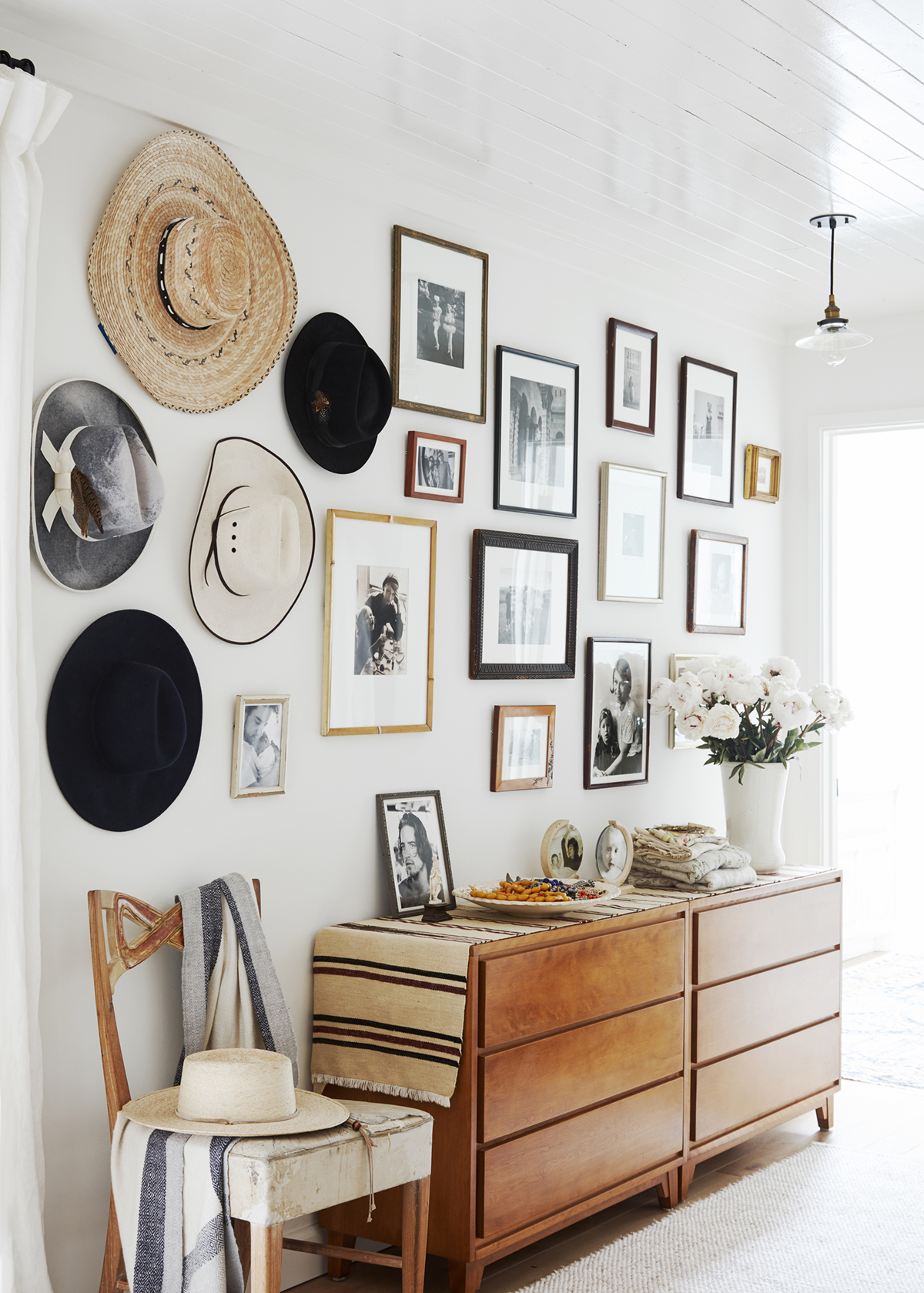 A Mid-Century Modern Home in Sonoma with a Country Inspiration