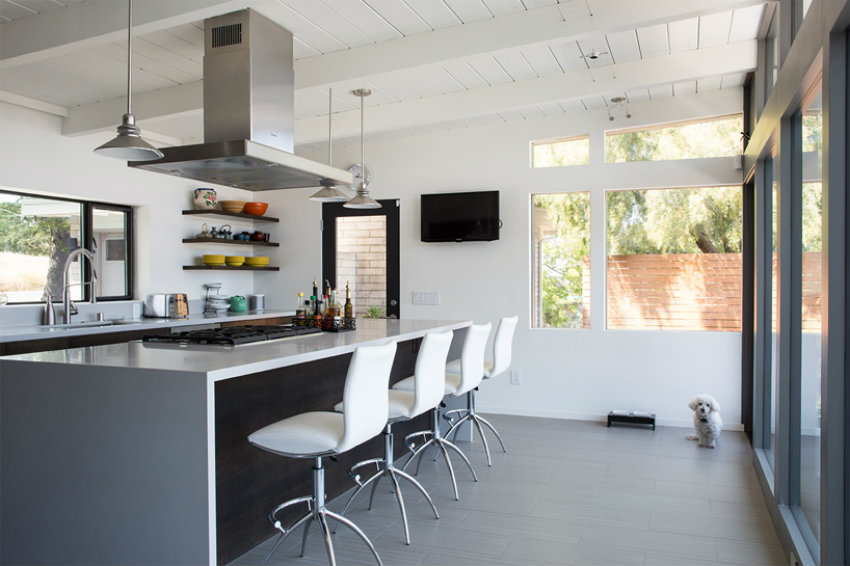Discover this Mid-century traditional home