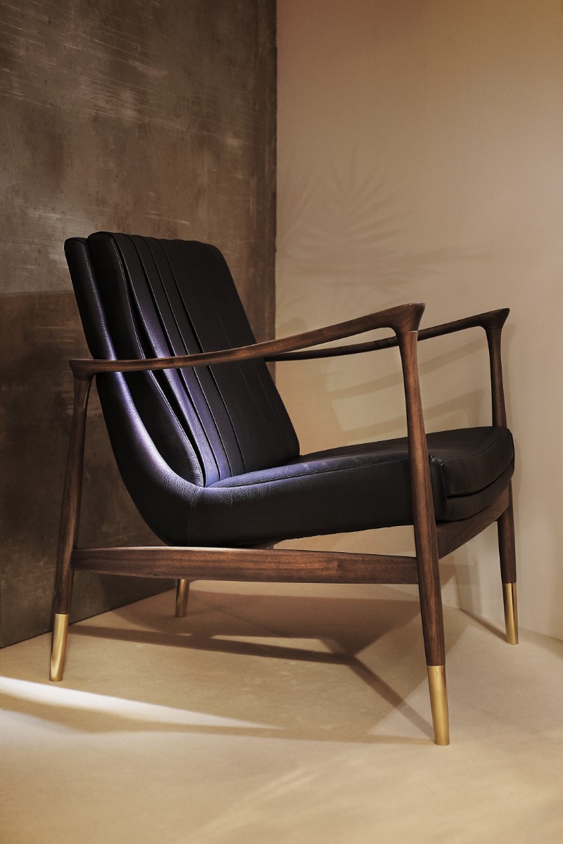 7 Mid-Century Armchairs That Will Make You Want to Use Your Savings!