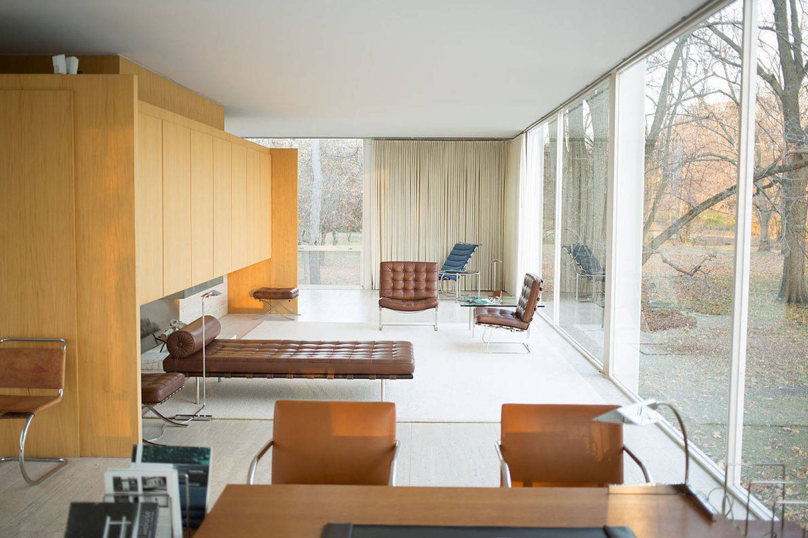 Mid-Century Modern Icons- The FarnsworthHouse by Mies van der Rohe