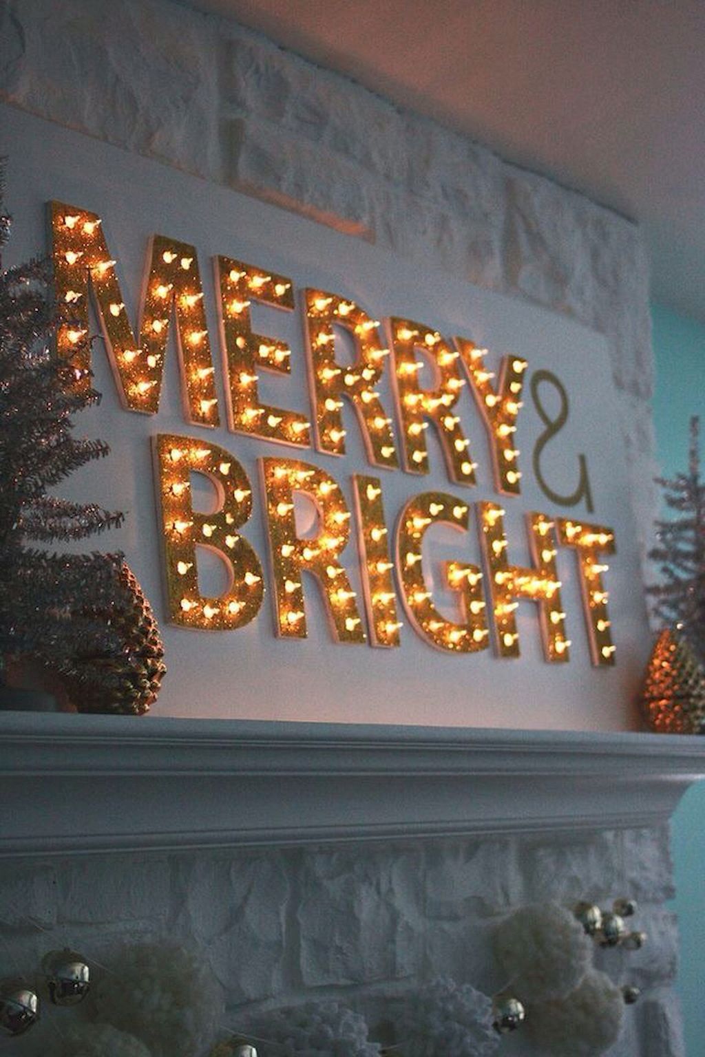 5 Last-Minute Christmas Light Ideas So You Don't Get Left in the Dark_1