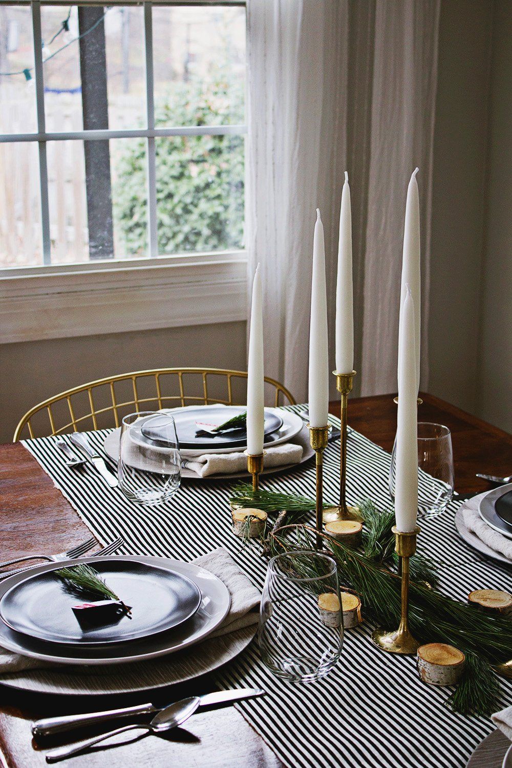 How to Do Christmas Table Decorations Like a Pro Just in Time