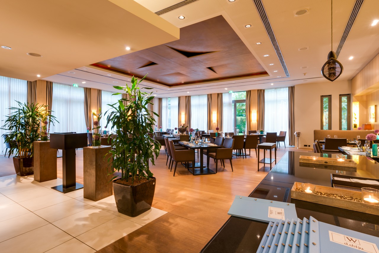 Where to Stay in Cologne, Now That You're Attending IMM..._6