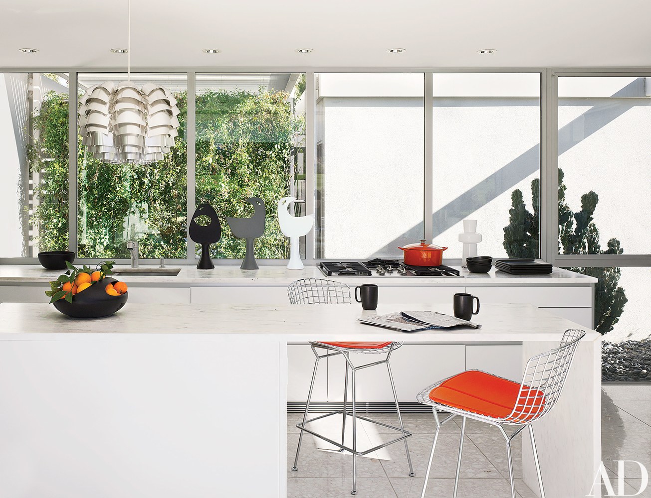 A Mid-Century Modern Retreat in Palm Springs by Emily Summers_3