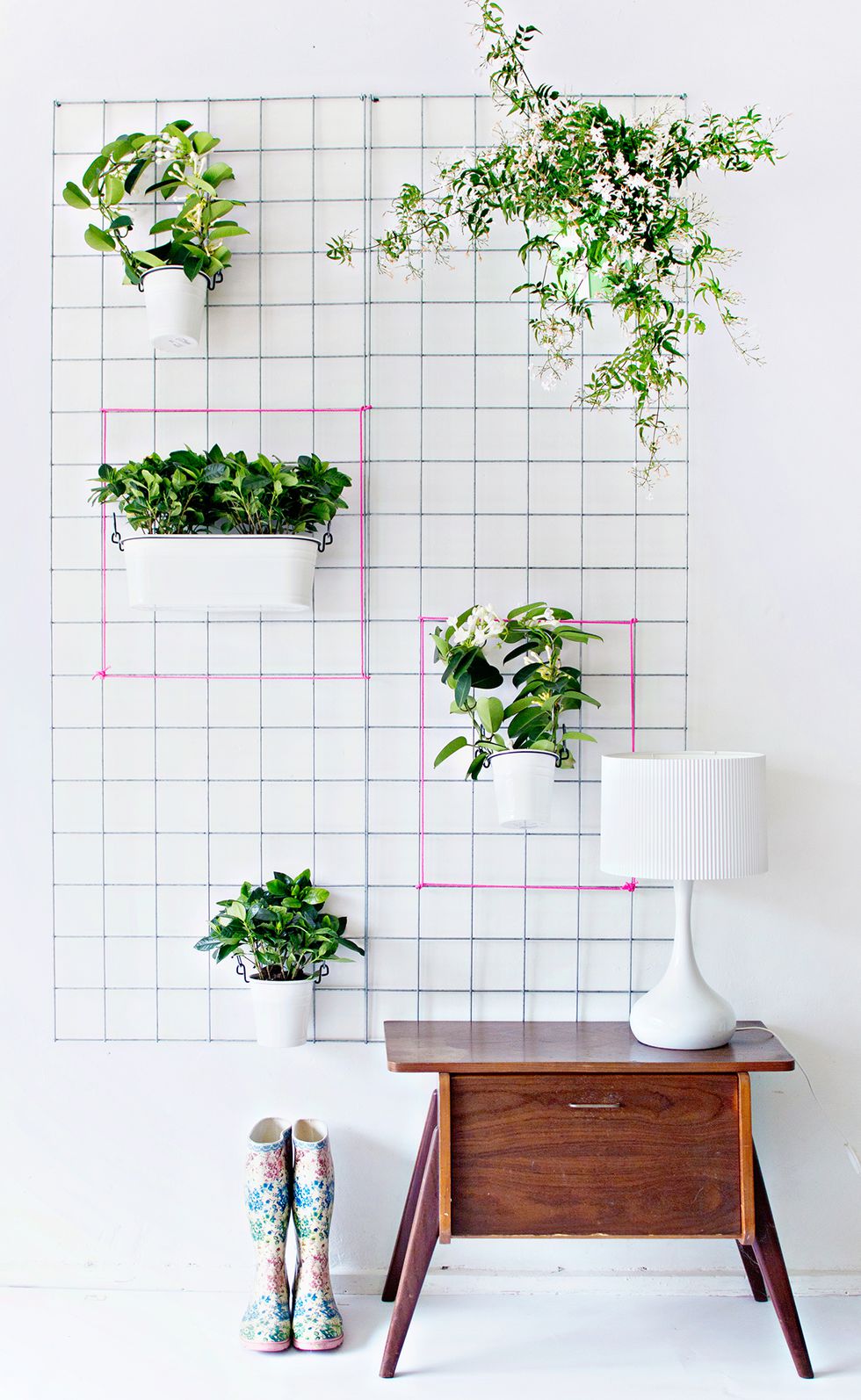 Tiny House Ideas & Hacks For Everyone That Lives in a City Apartment_1