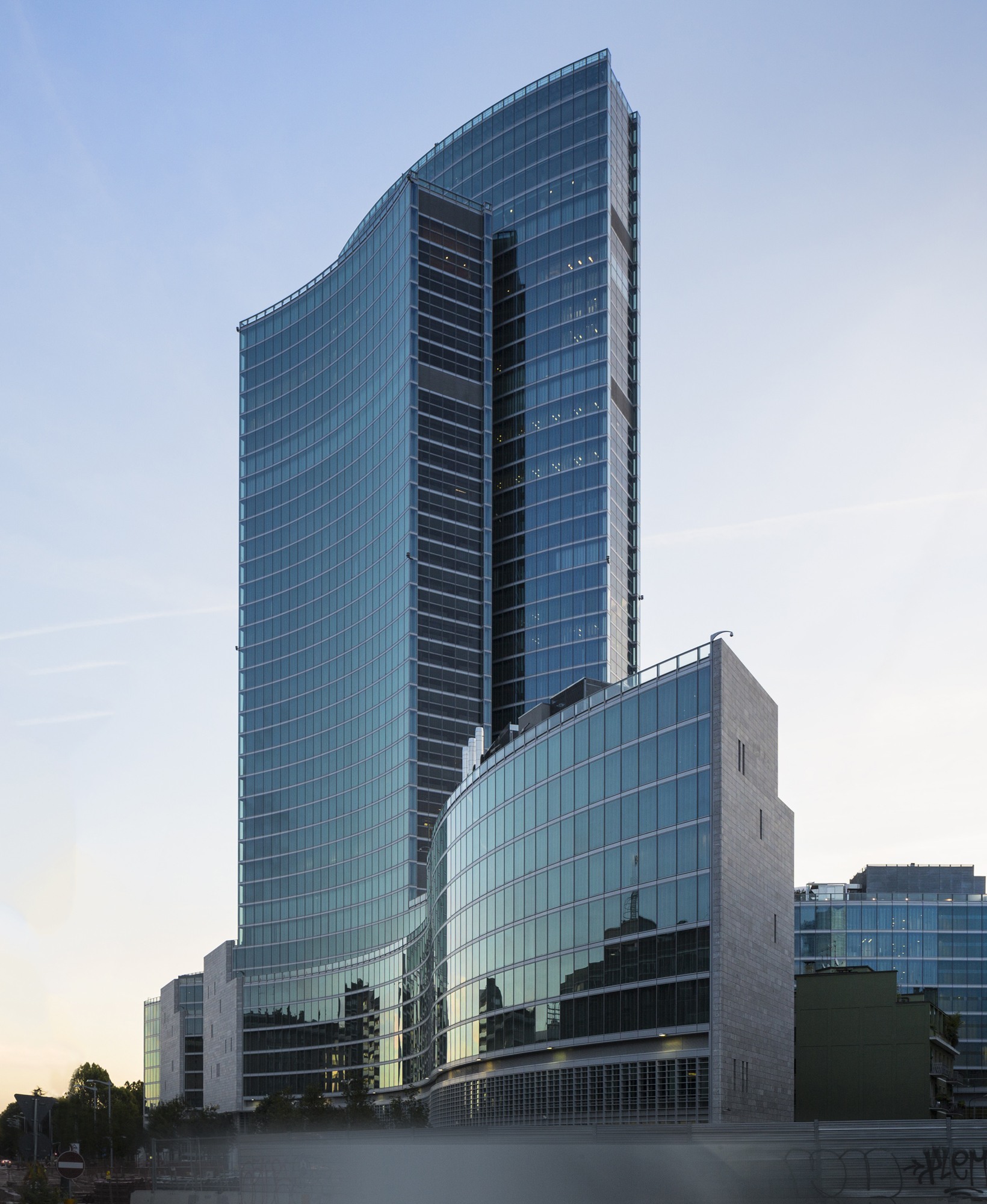 10 Remarkable Italian Architecture Examples You Can Only Find In Milan_1