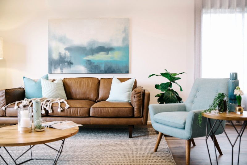 7 Blue Armchairs That Will Easily Make Your Living Room Unforgettable_1