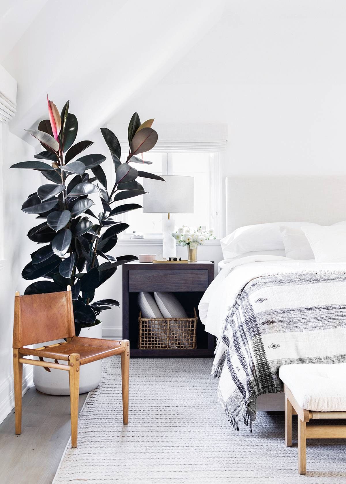 10 Modern Bedroom Ideas to Help You with Your Summertime Sadness_3