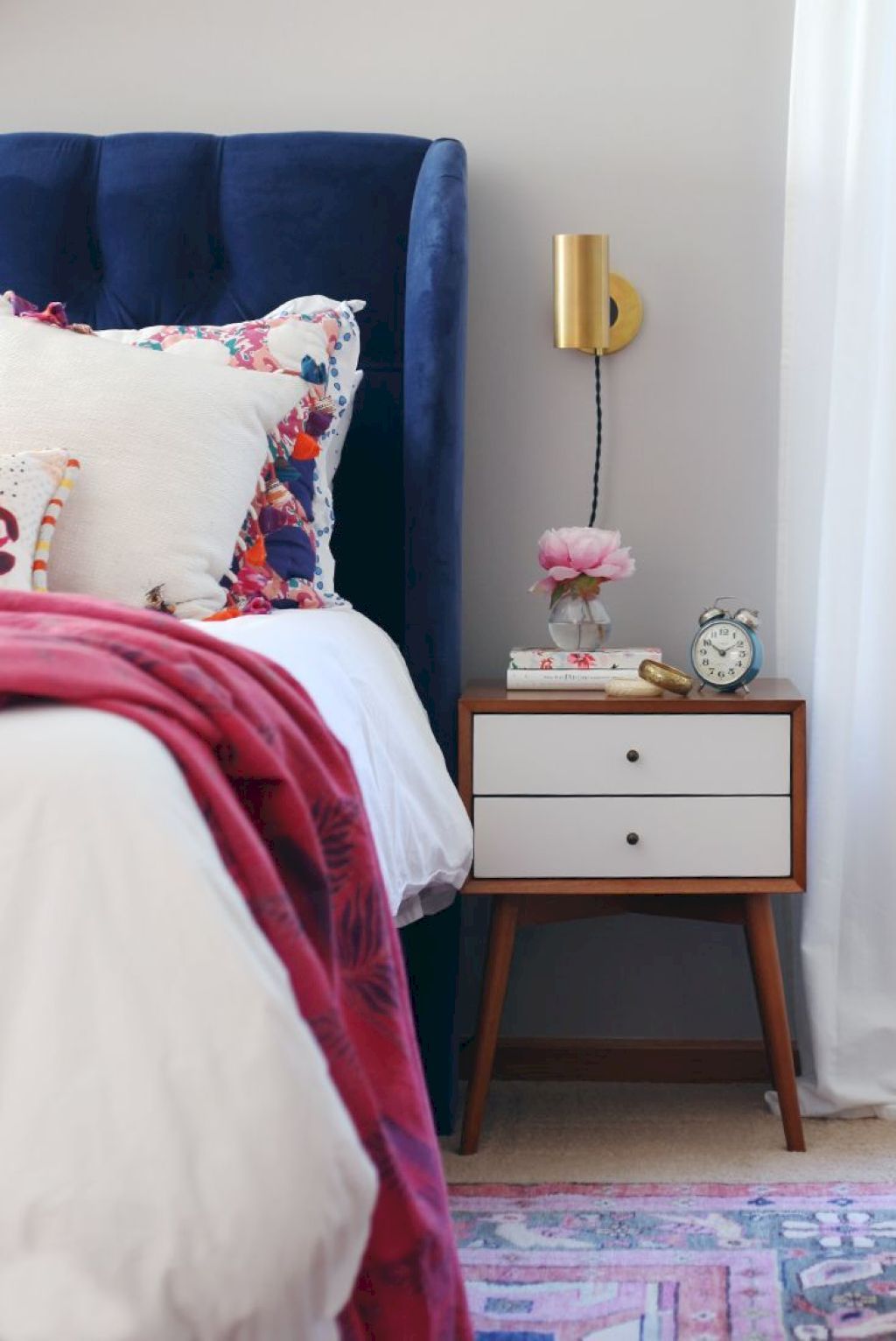 10 Modern Bedroom Ideas to Help You with Your Summertime Sadness_3
