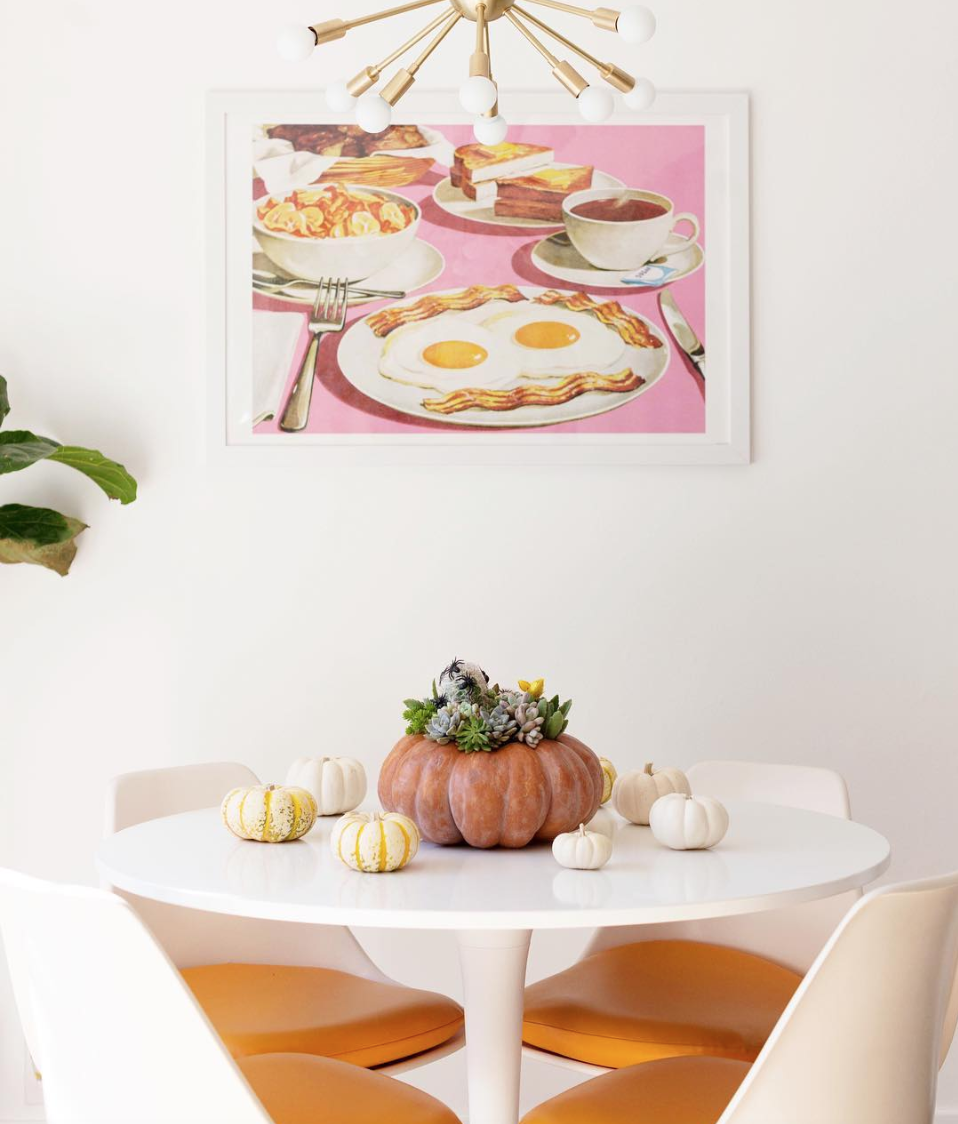 How to Decorate for Halloween If You're a Mid-Century Lover_1