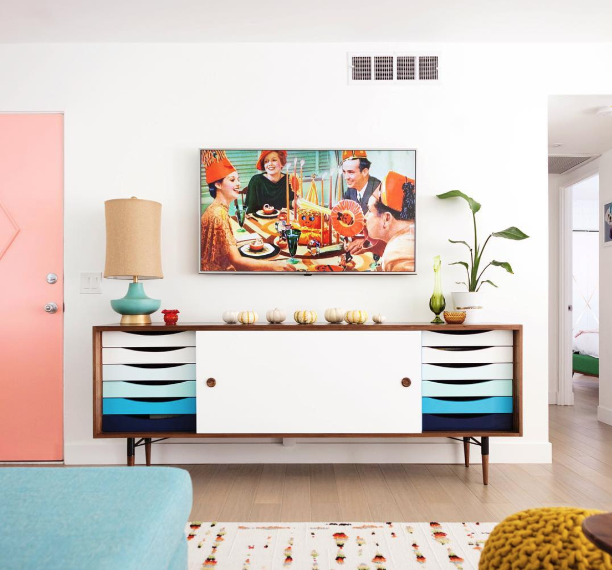 How to Decorate for Halloween If You're a Mid-Century Lover_1