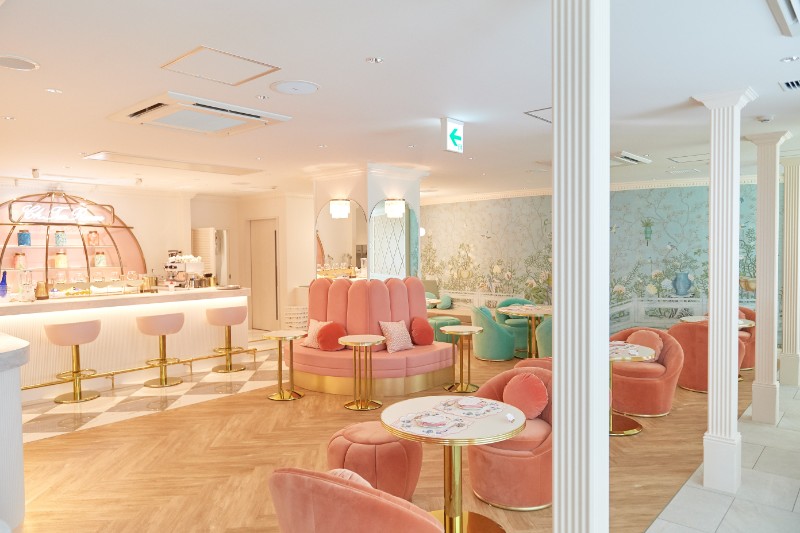 This Tea Room in Kobe, Japan Is What Your Dreams Are Made Of_7