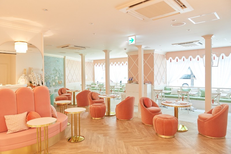 This Tea Room in Kobe, Japan Is What Your Dreams Are Made Of_7