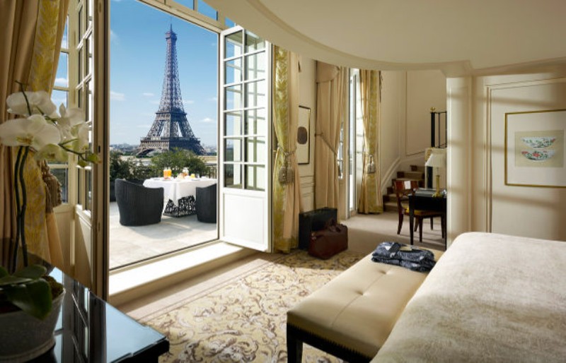 Top 8 Luxury Hotels In Paris You'll Fall In Love With In Seconds