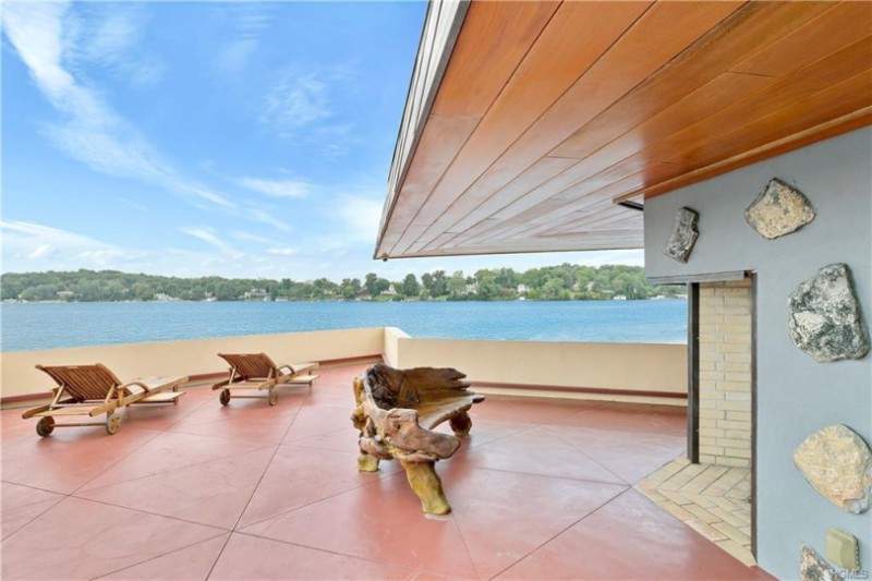 A Frank Lloyd Wright Inspired House On The Market For $12.9M_3