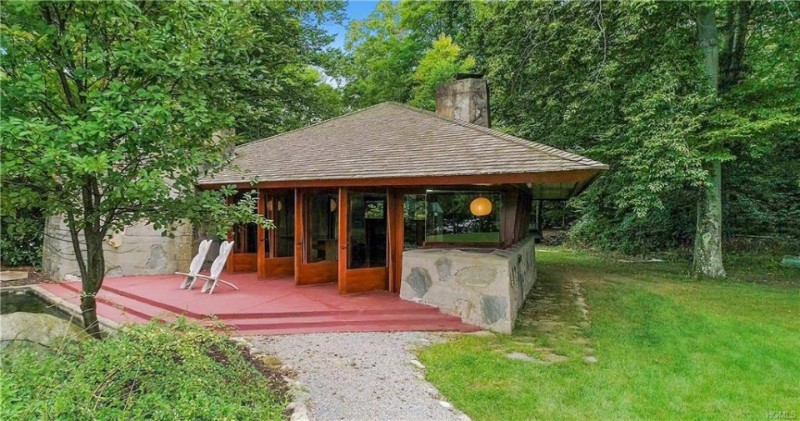 A Frank Lloyd Wright Inspired House On The Market For $12.9M_3