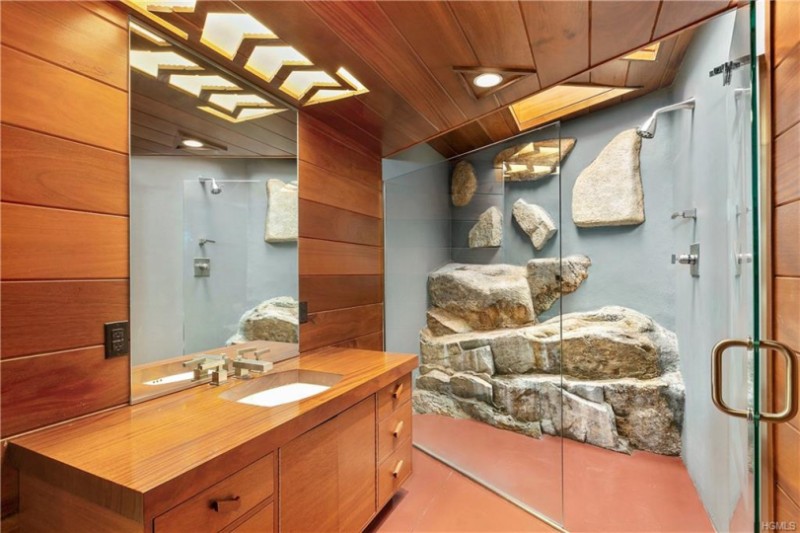 A Frank Lloyd Wright Inspired House On The Market For $12.9M_3