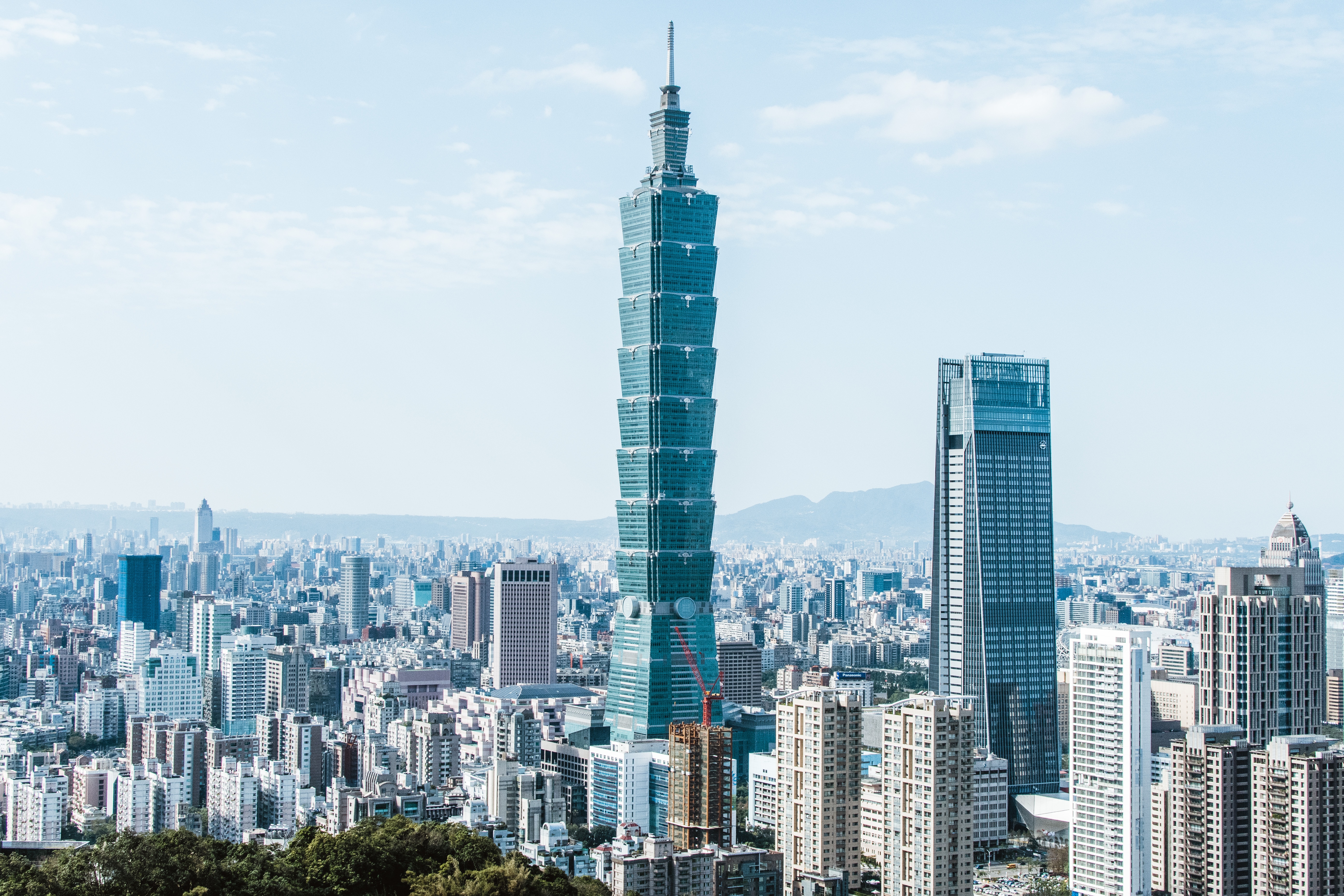 Essential Home Tours the World: Eastern Chapter