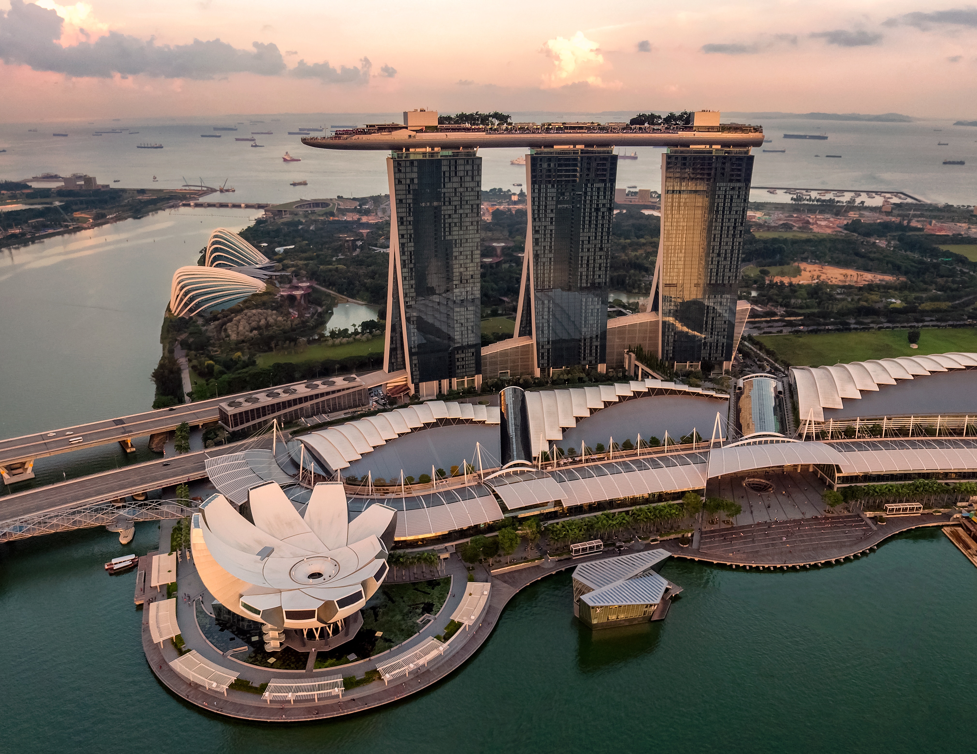 Essential Home Tours the World: Eastern Chapter