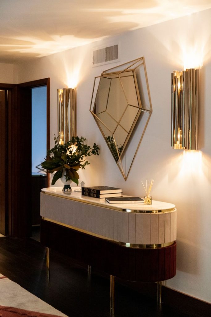 Let's Take A Tour Through A Mid-Century Modern Home_4