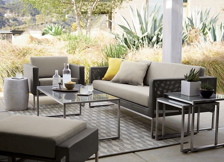 Grey-outdoor-rug-from-Crate-Barrel Grey-outdoor-rug-from-Crate-Barrel THE BEST OUTDOOR RUGS FOR YOUR MODERN HOUSE modern house THE BEST OUTDOOR RUGS FOR YOUR MODERN HOUSE Grey outdoor rug from Crate Barrel