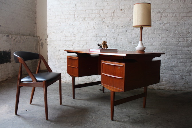 How to makeover you house in a MidCentury Modern Style_modern-wood-table MidCentury Modern How to makeover you house in a MidCentury Modern Style How to makeover you house in a MidCentury Modern Style modern wood table