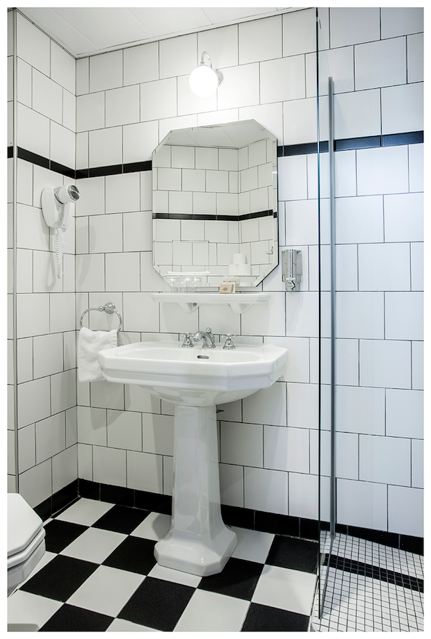 Belle Époque – Midcentury Modern & Lighting together in the same space_Chambres_Andre_Latin5 Midcentury Modern Belle Époque – Midcentury Modern & Lighting together in the same space Belle E  poque     Midcentury Modern Lighting together in the same space Chambres Andre Latin5