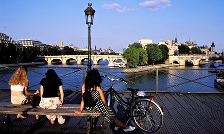 France-Paris-having-a-bre-011 France-Paris-having-a-bre-011 Top 10 things to do in paris paris Maison & Objet: Top 10 things to do in Paris France Paris having a bre 011