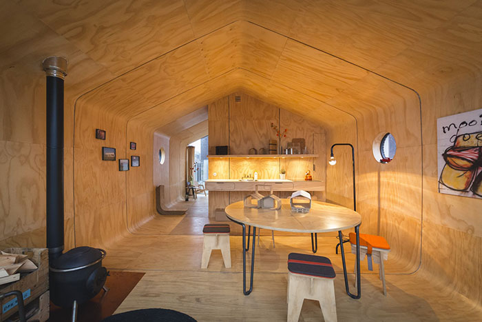wikkelhouse-6 wikkelhouse-6 Wikkelhouse By Fiction Factory Sustainable Sustainable cardboard house is ready in 24 hours and lasts 100 years wikkelhouse 6