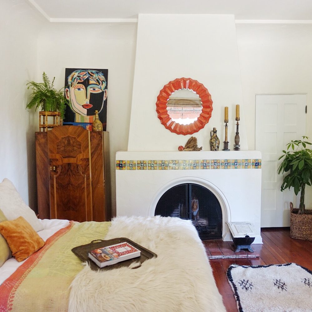 17-DS16-1000x1000 17-DS16-1000x1000 BOHEMIAN INSPIRATION IN A FAMILY’S ART - FILLED CALIFORNIA DREAM HOME dream home BOHEMIAN INSPIRATION IN A FAMILY’S ART – FILLED CALIFORNIA DREAM HOME 17 DS16 1000x1000