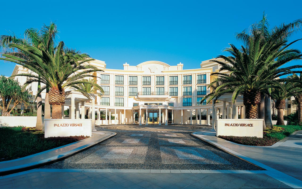 Versace-opens-5-star-hotel-in-Dubai-2 Versace-opens-5-star-hotel-in-Dubai-2 Versace opens 5-star hotel in Dubai Versace Versace opens 5-star hotel in Dubai Versace opens 5 star hotel in Dubai 2